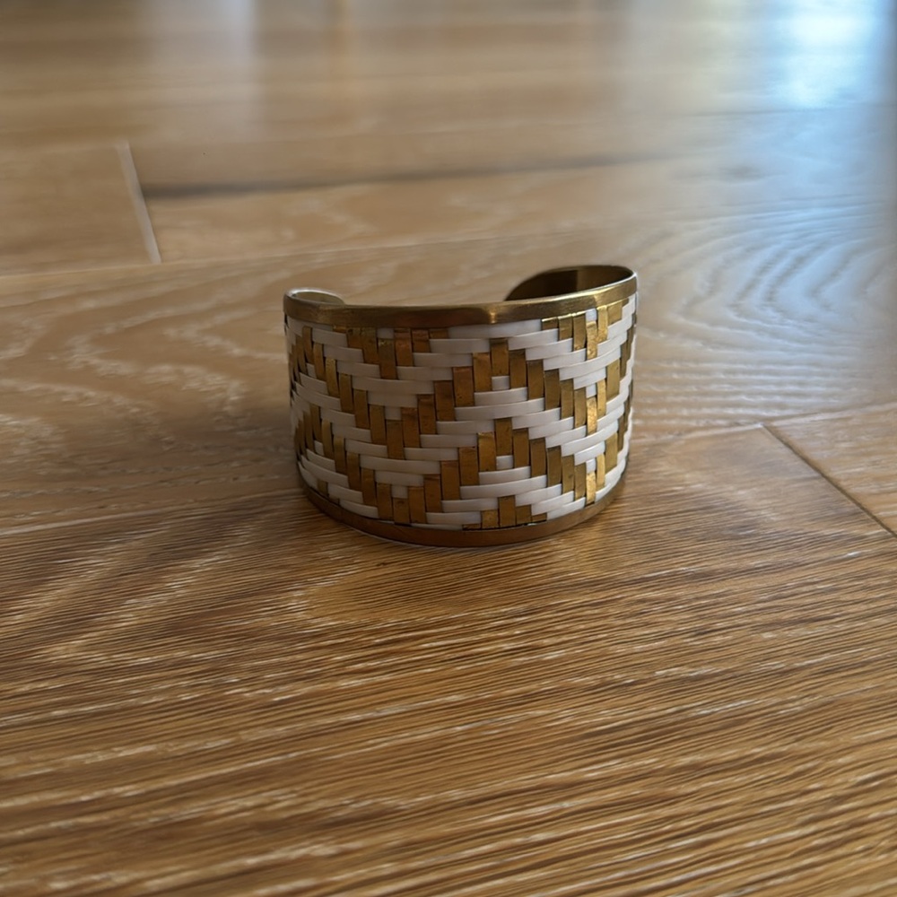 Cuff. - Picture 2 of 4